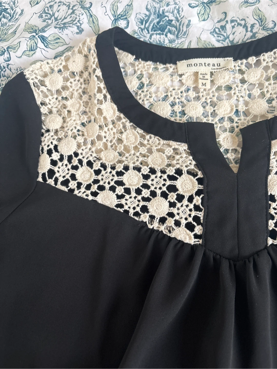Black Crochet Long Sleeve Blouse - Medium - photo 3
