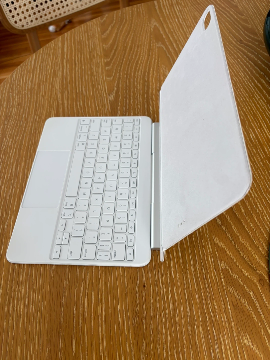 Apple Magic Keyboard for 11 in iPad Air (M3) - photo 2