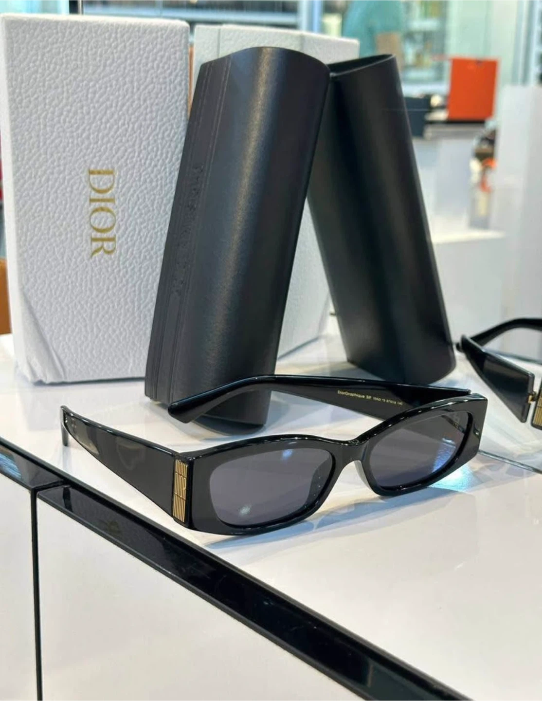 Dior Sunglasses - photo 2