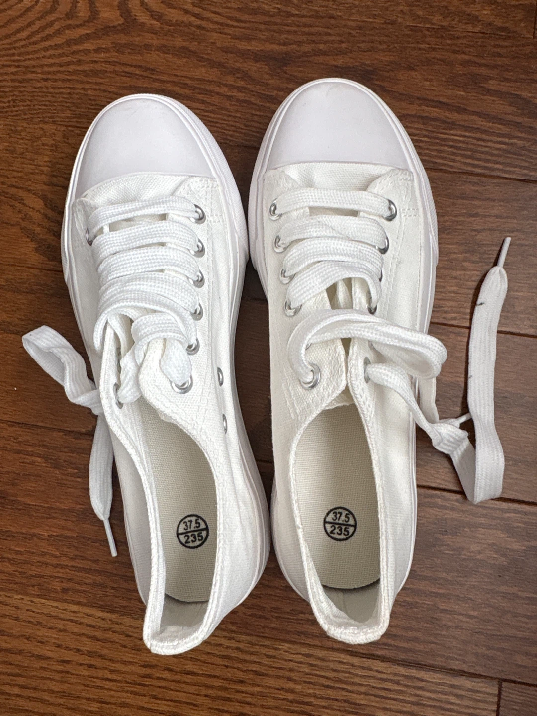White Canvas Sneakers Size 7.5 NEW