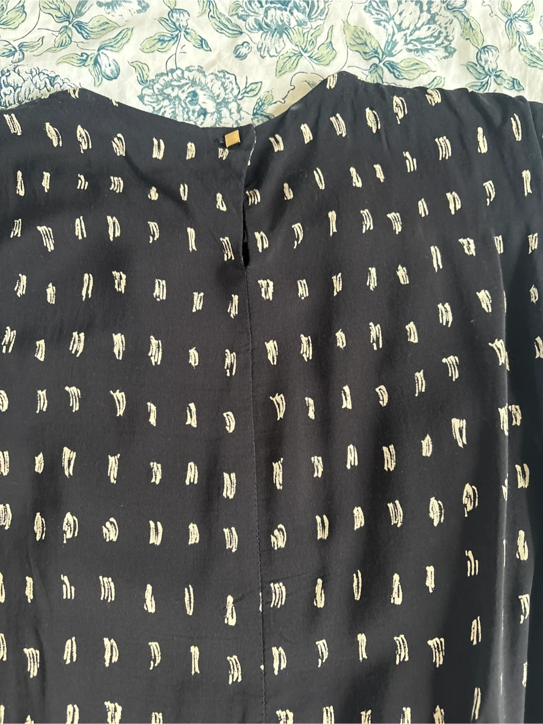 Black Patterned Sleeveless Top Size M - photo 3