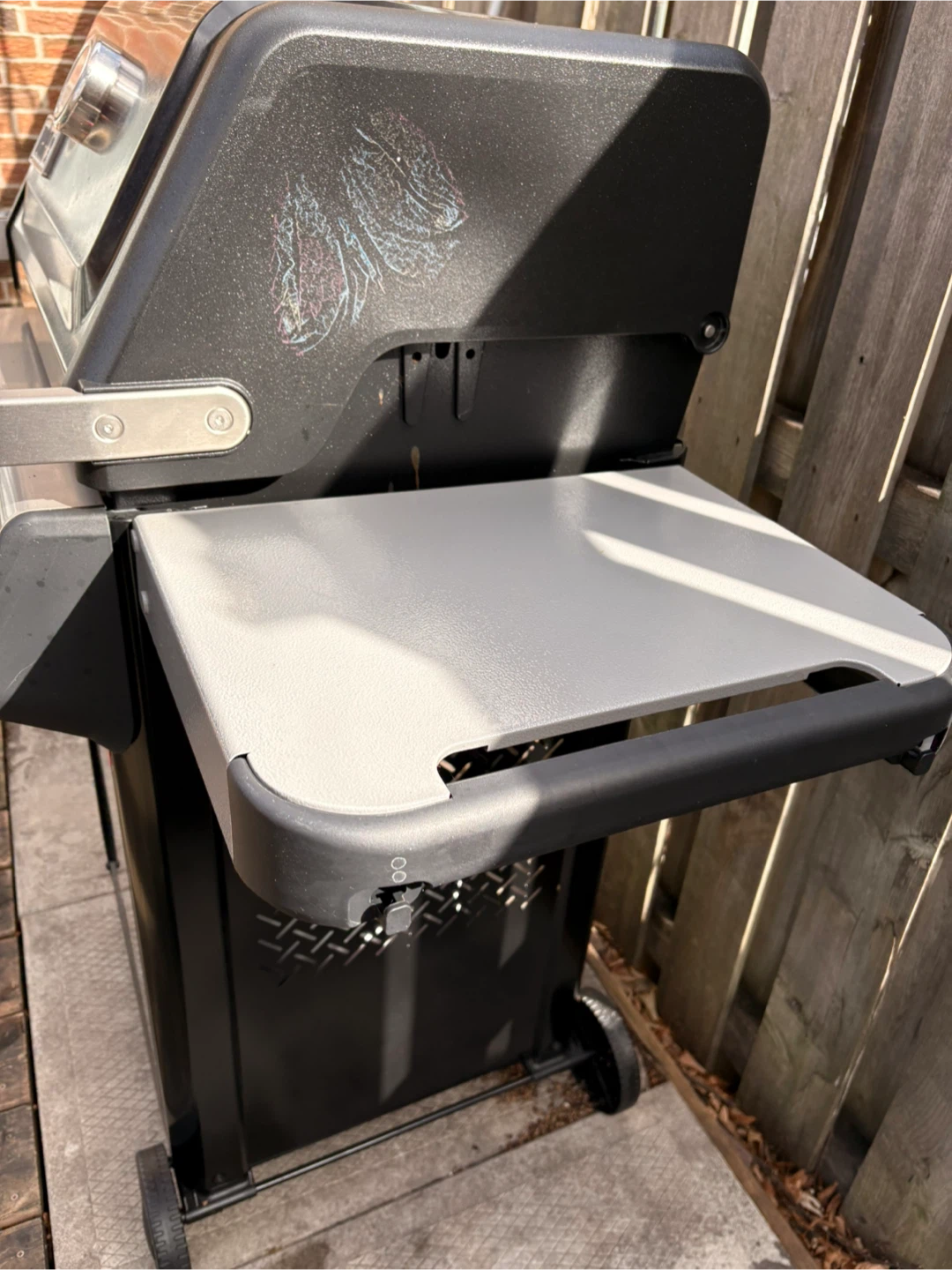 Spirit E-325 3-Burner Propane Gas BBQ in black - photo 2