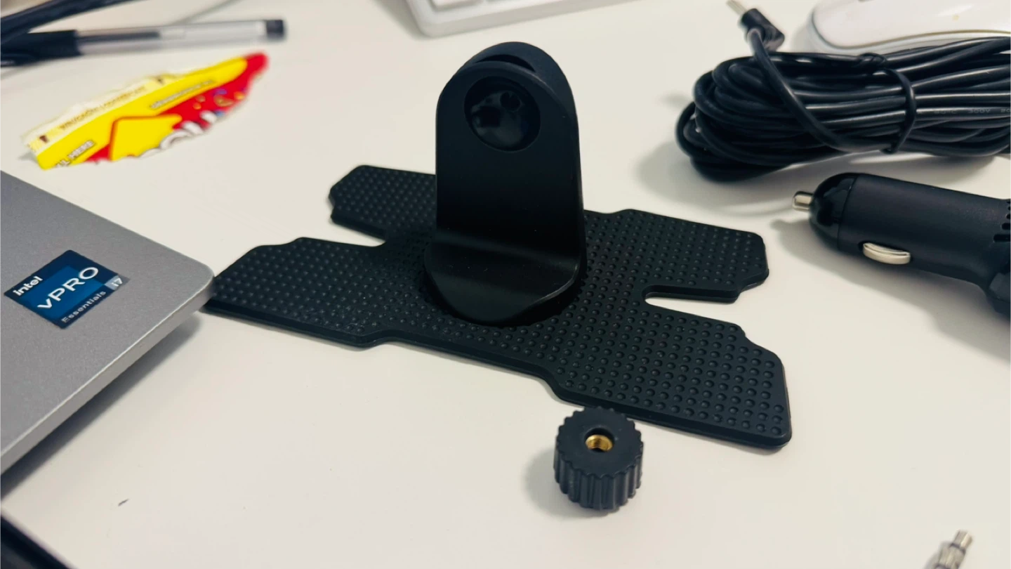 Car Dash Cam - Wireless CarPlay, Android Auto, 1080P Camera - photo 3
