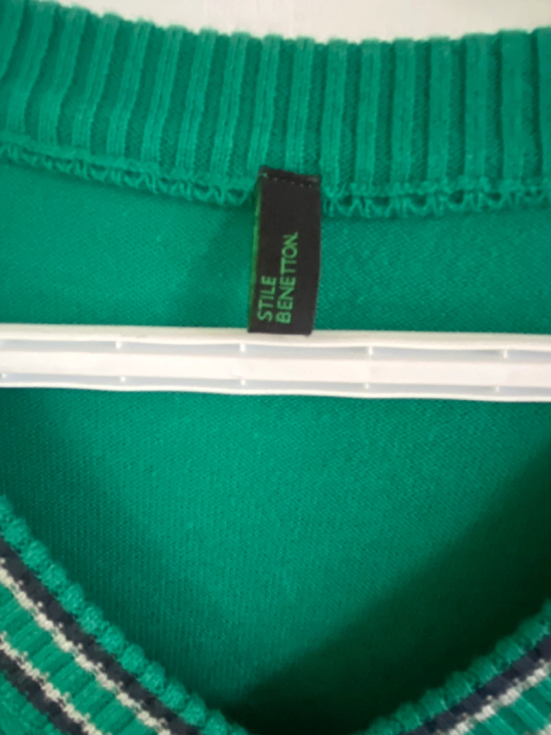 United Colors of Benetton Green V-Neck Sweater - photo 2