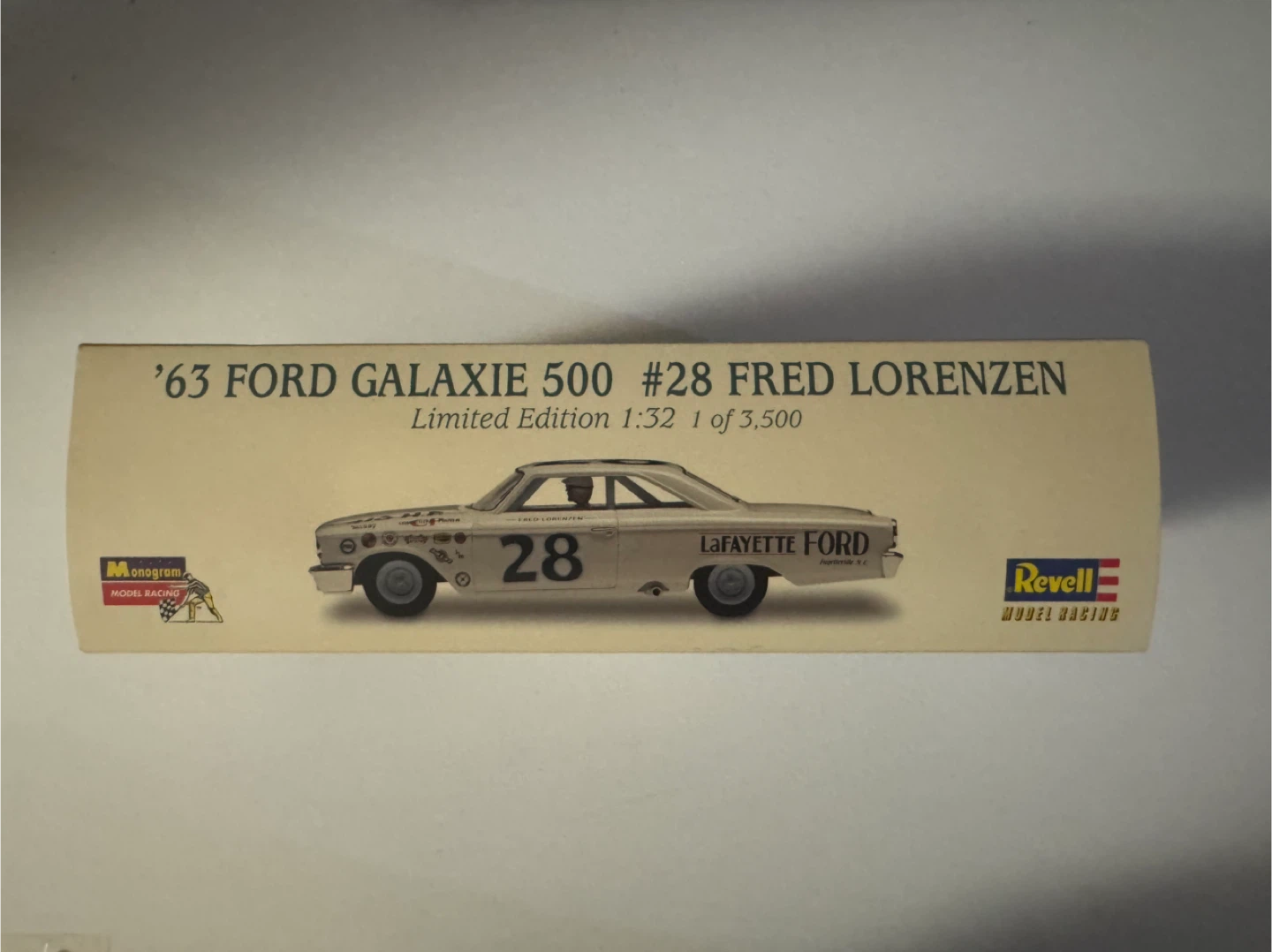 Revell '63 Ford Galaxie 500 #28 Fred Lorenzen Model Car - photo 2