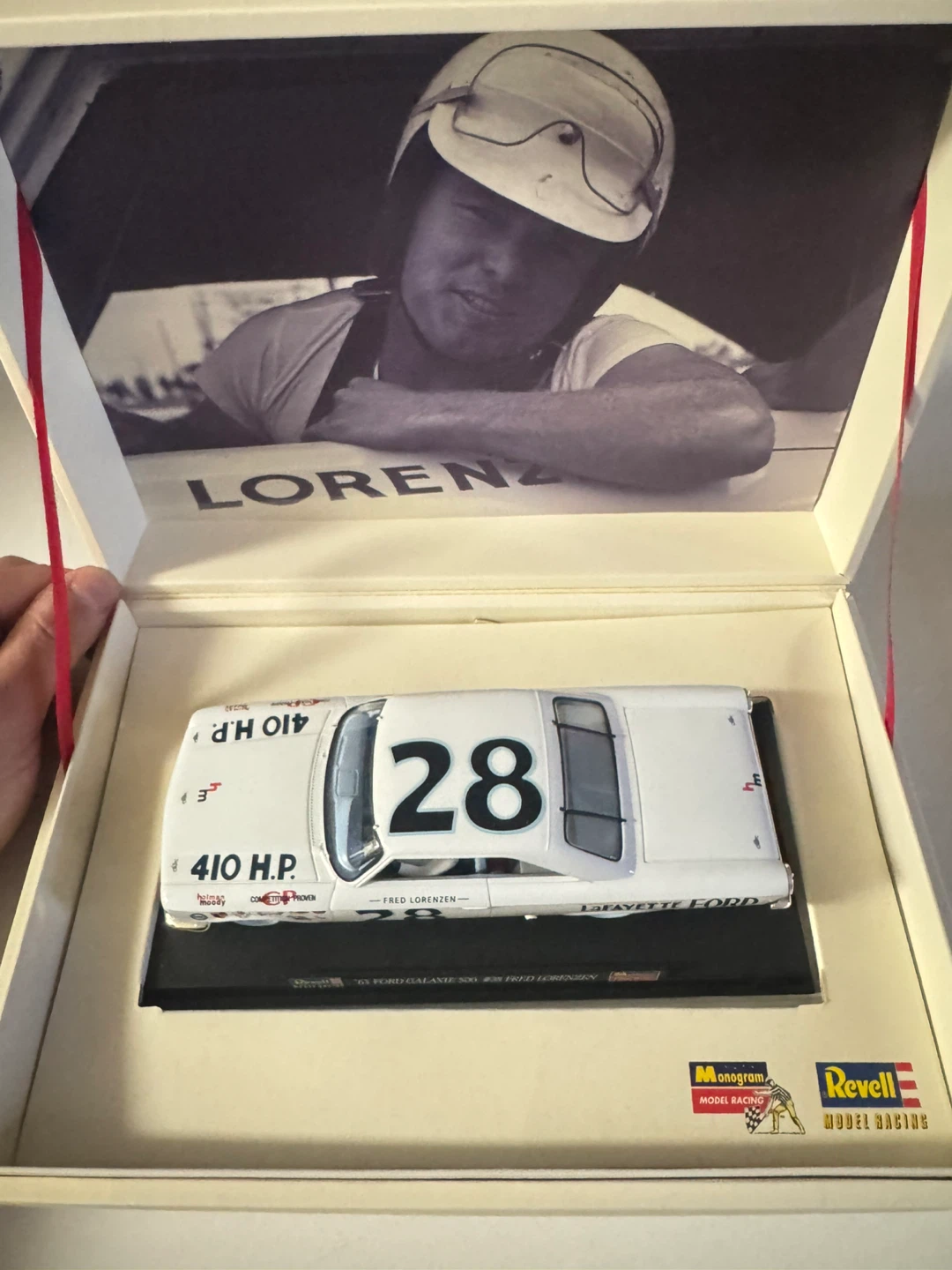 Revell '63 Ford Galaxie 500 #28 Fred Lorenzen Model Car - photo 3