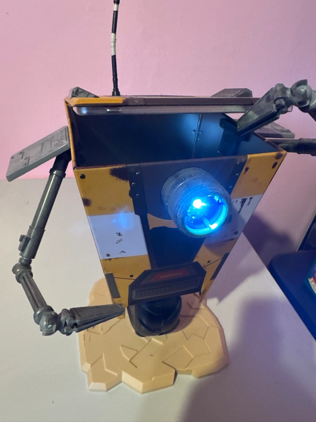 Claptrap Popcorn bucket