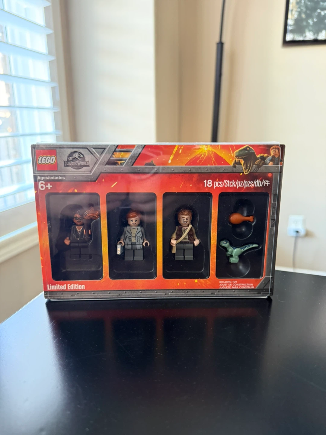 LEGO Jurassic World Minifigure Set