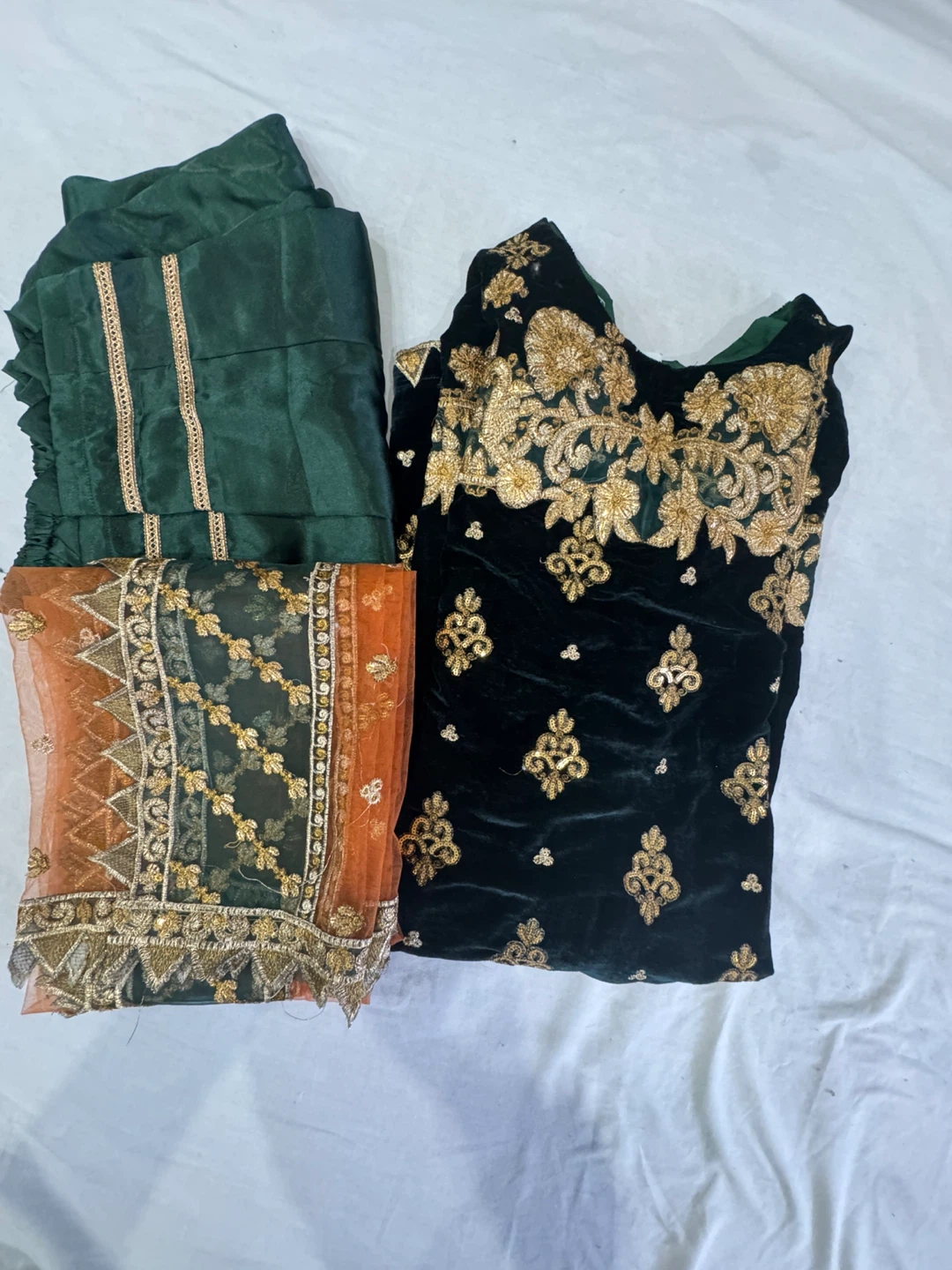 3 Piece velvet Eid dress size M - photo 2