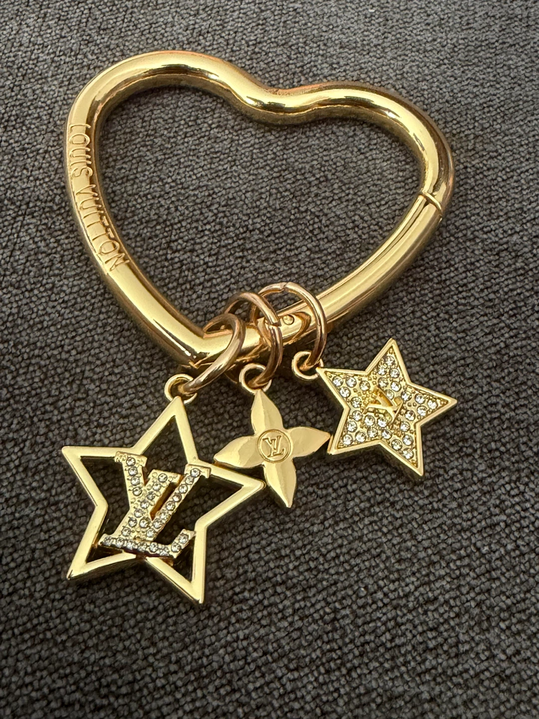 Louis Vuitton Heart Bag Charm Keychain Gold - photo 2