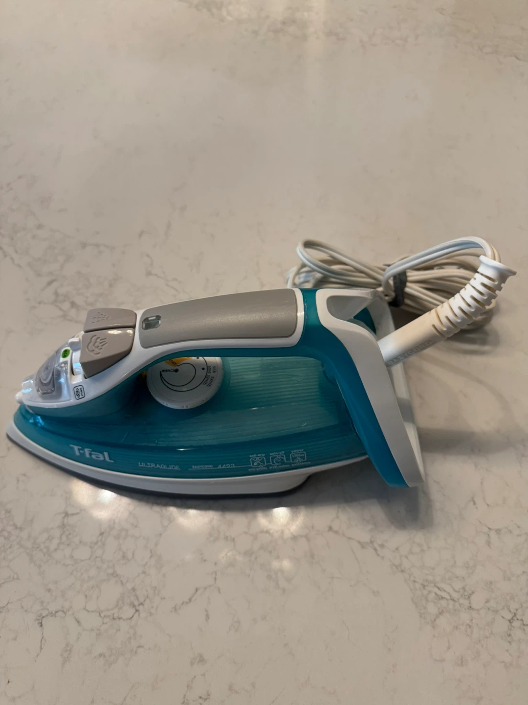 T-fal Ultraglide Steam Iron 🥕🥕🥕 - photo 3