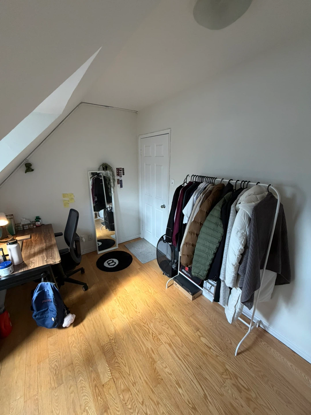 Summer Sublet: 3rd Floor Townhouse Room - photo 5