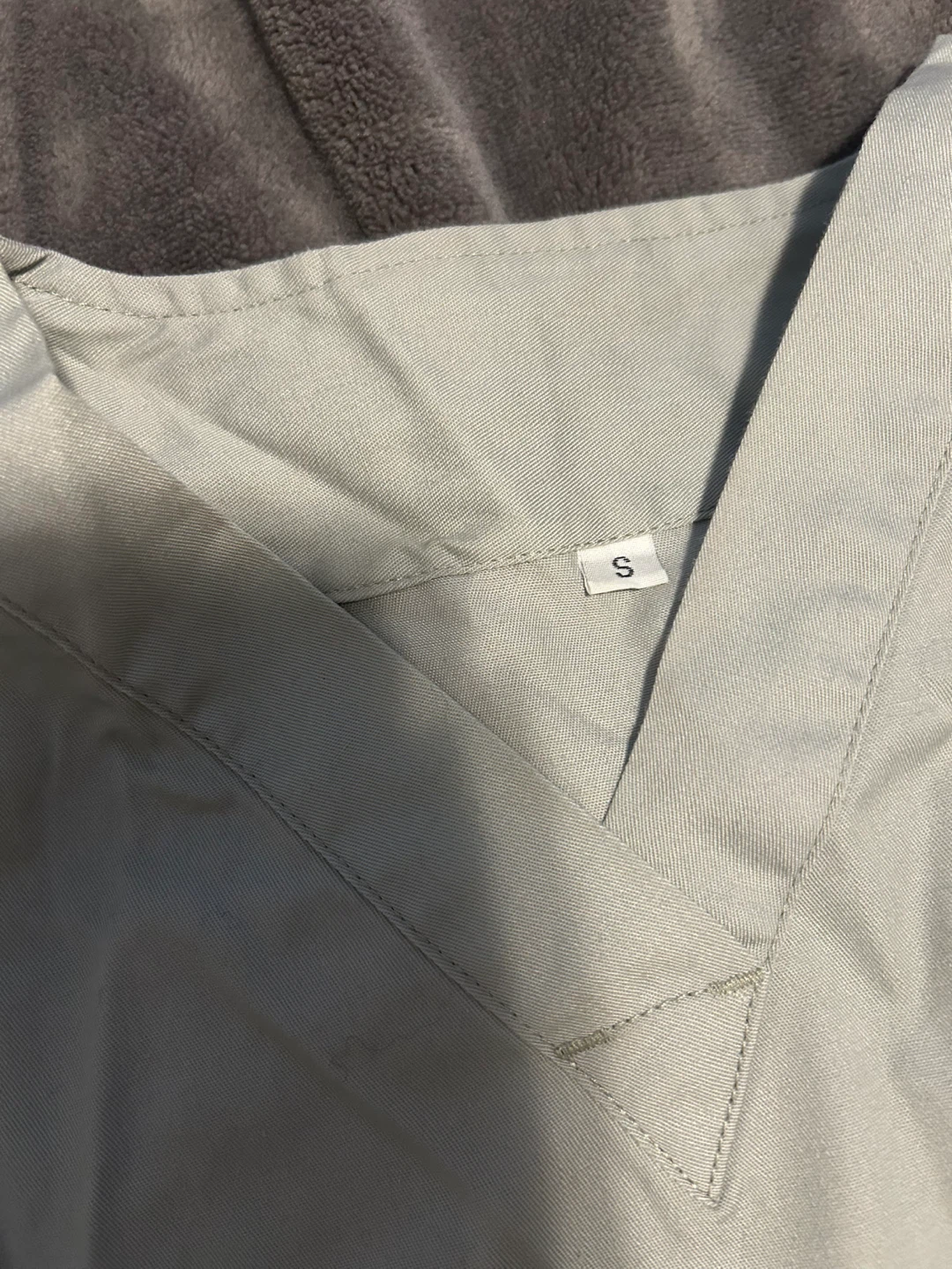 Light Grey Scrub Top and Pants Set - Size S - photo 4