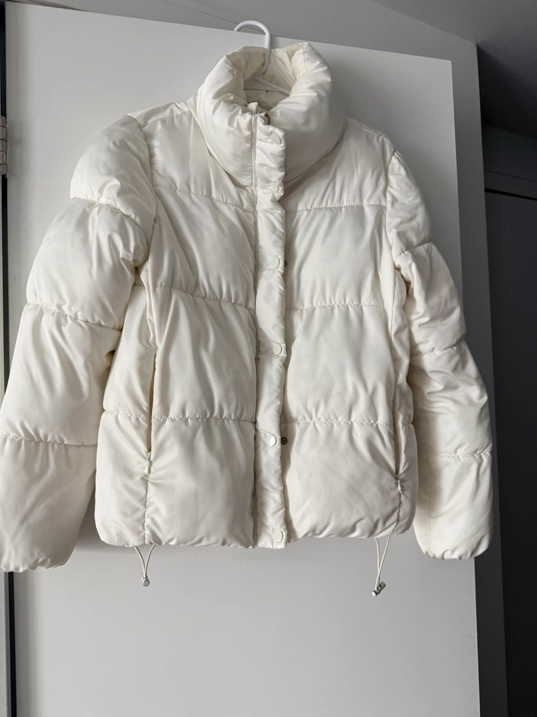 Stradivarius White Padded Jacket