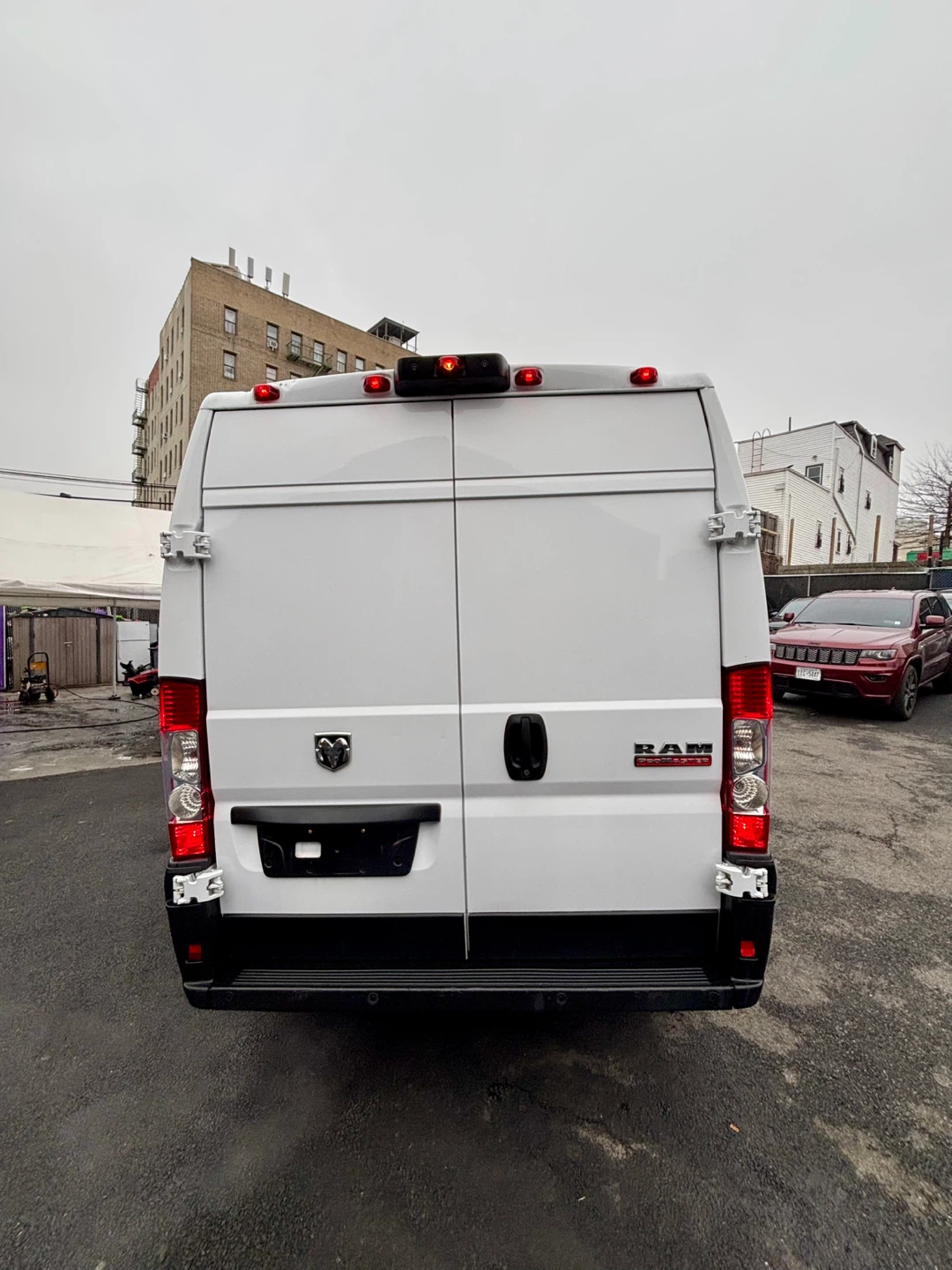 2019 Ram ProMaster Cargo Van 85k Miles - photo 2