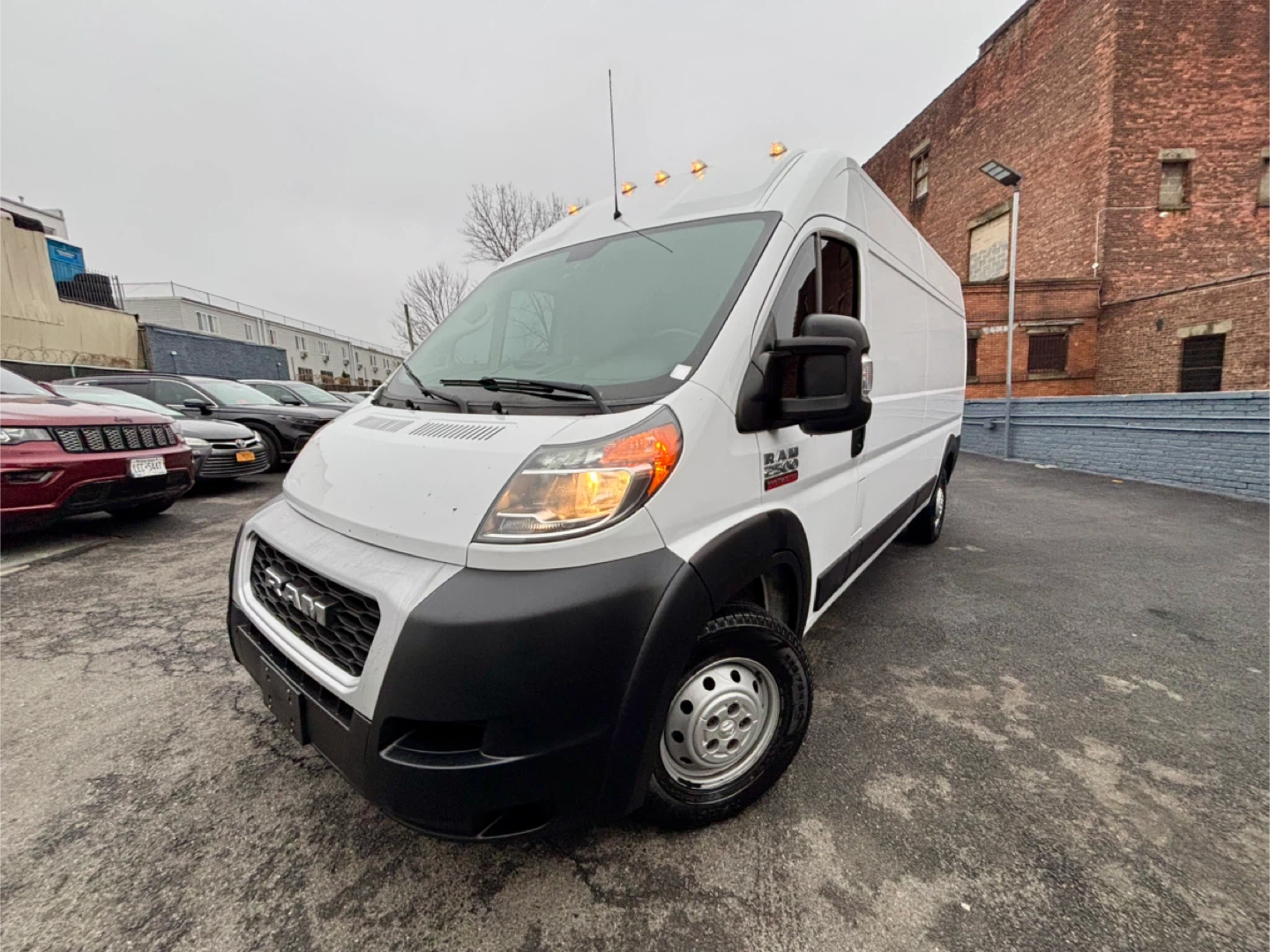 2019 Ram ProMaster Cargo Van 85k Miles - photo 4