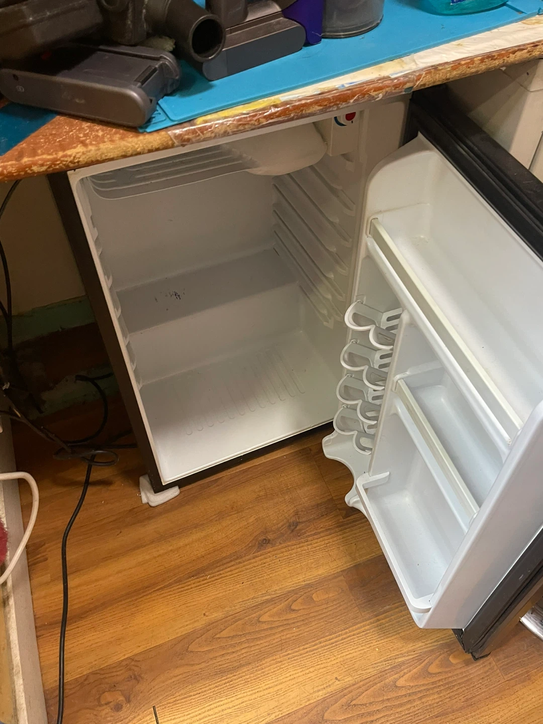 Danby Designer Mini Fridge - photo 2