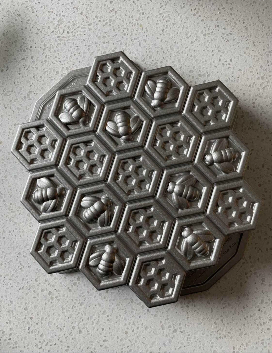 Honeycomb Bee Cake Pan
