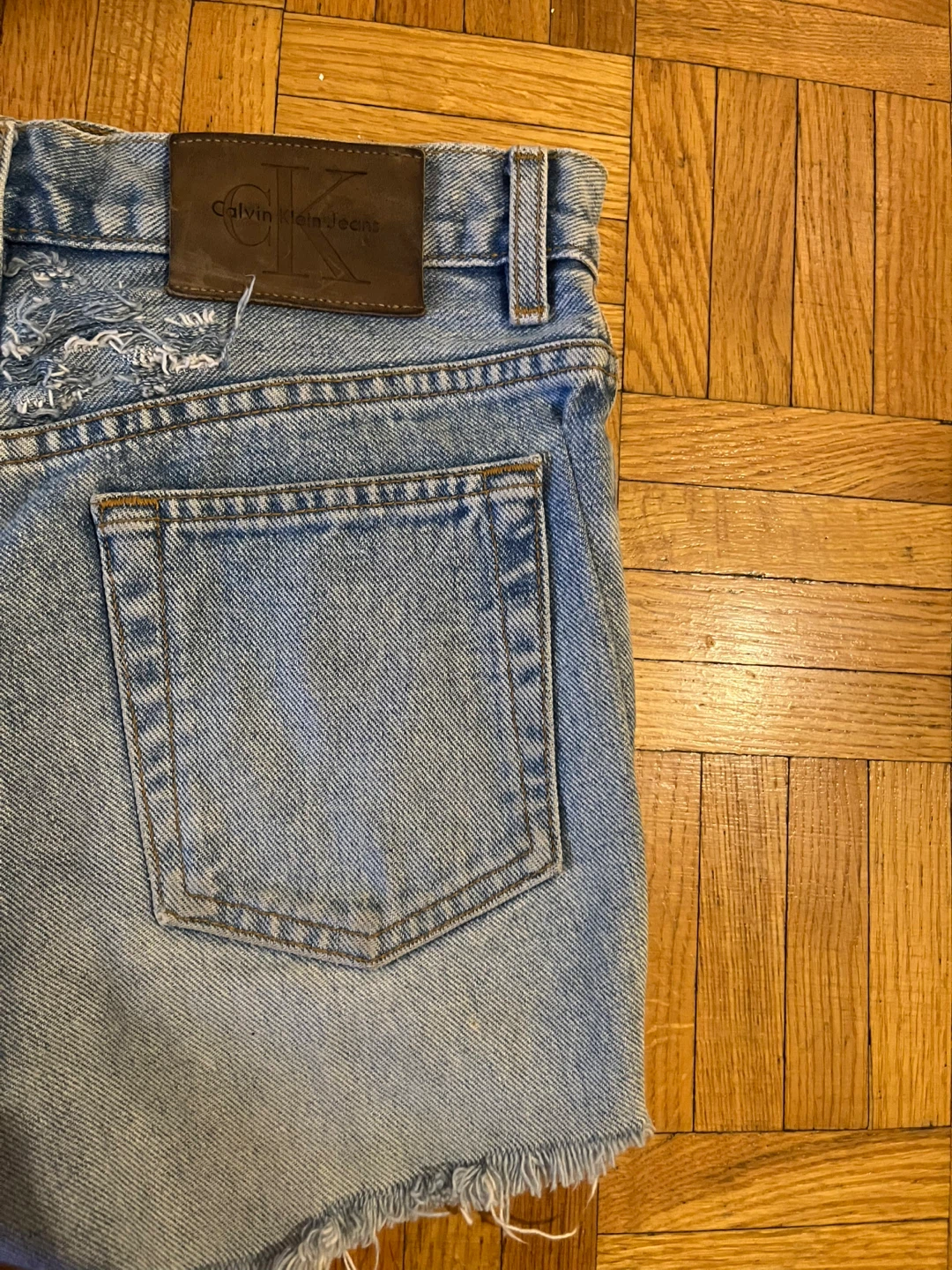 $40 both Levi's & Calvin Klein Denim Shorts Bundle - photo 4