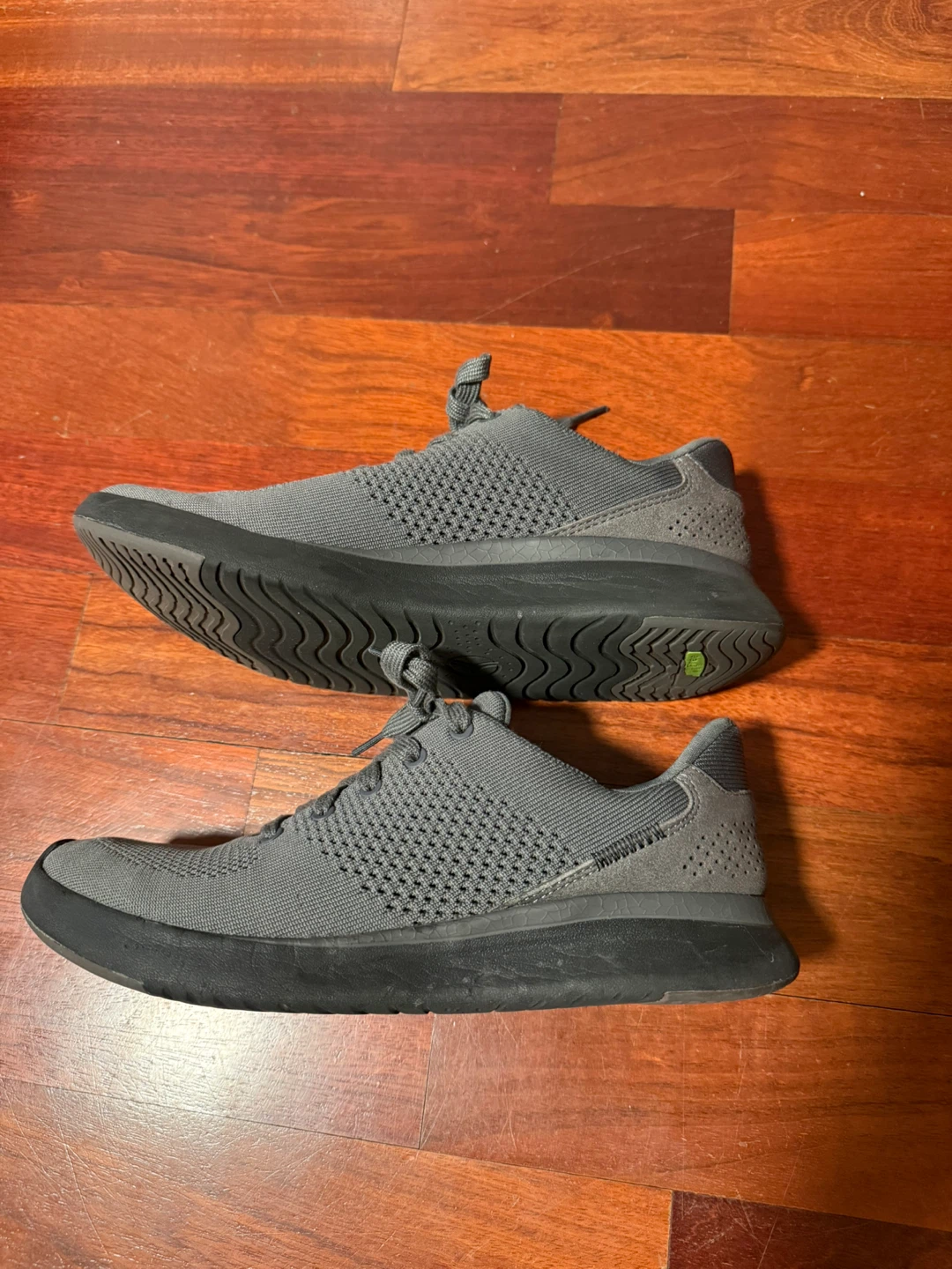 Kizik Men's 8.5 Grey Knit Sneakers - photo 4