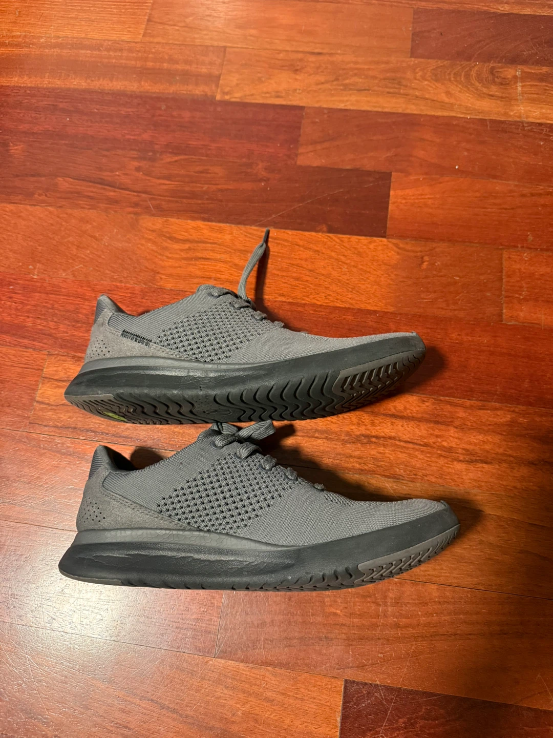 Kizik Men's 8.5 Grey Knit Sneakers - photo 3