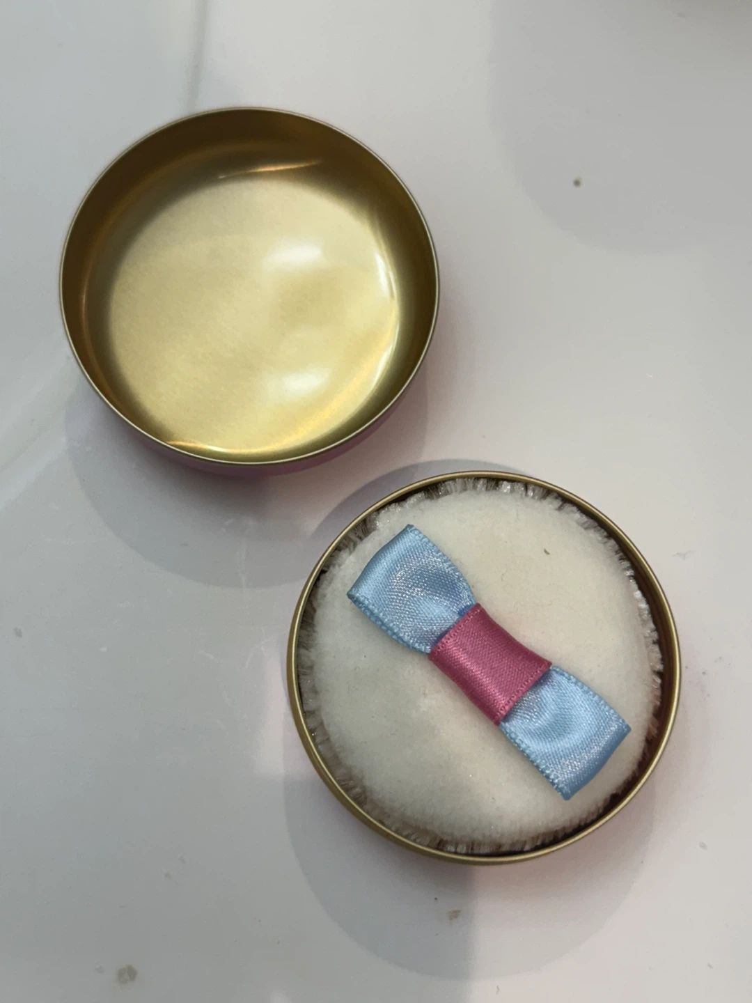 Majolica Majorca Puff de Cheek Powder - photo 2