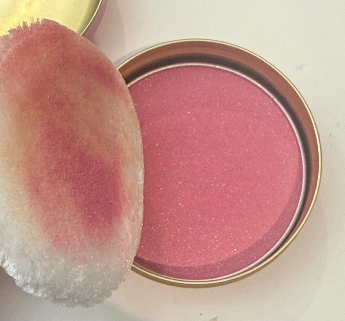 Majolica Majorca Puff de Cheek Powder - photo 3