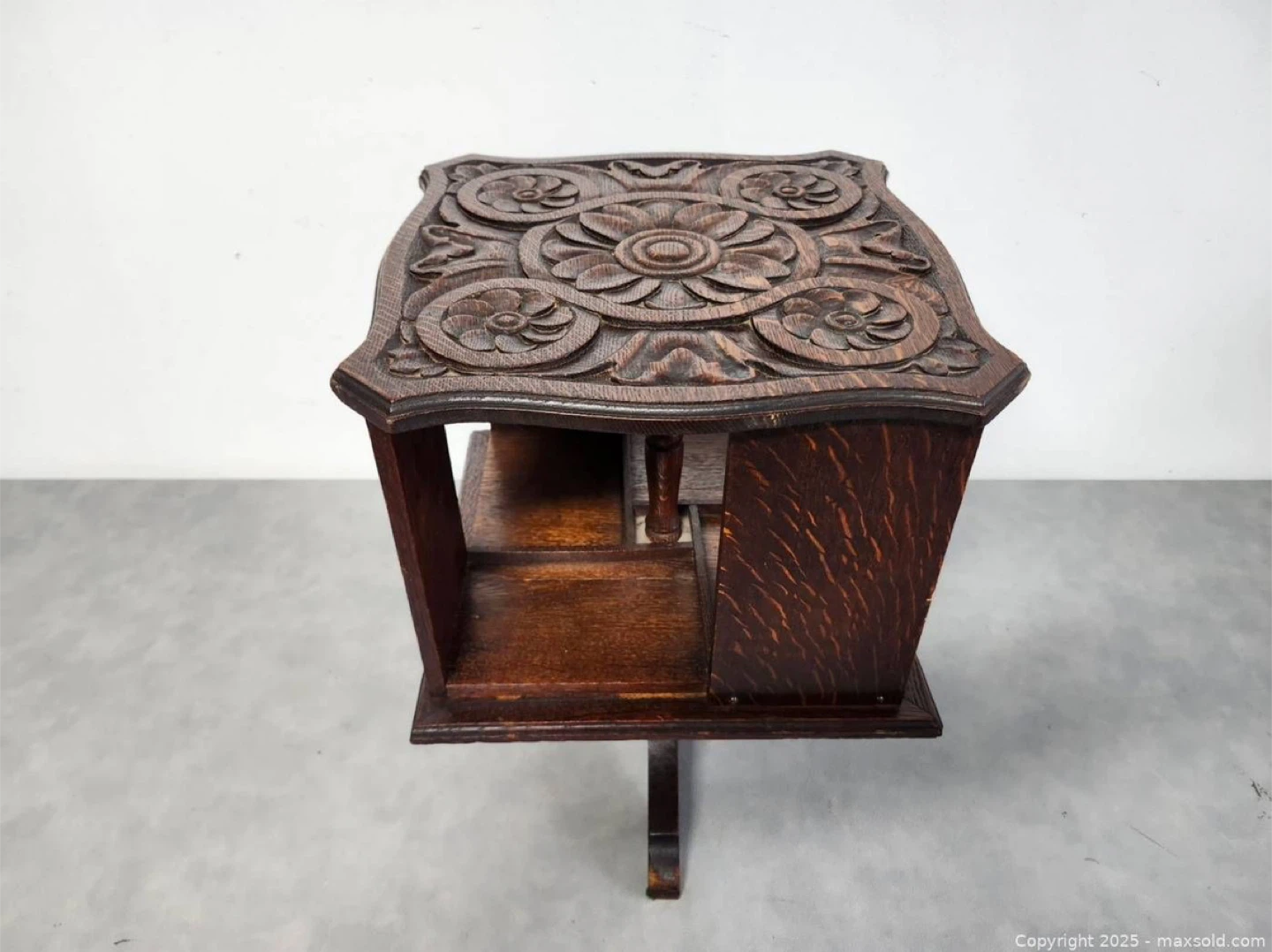 Cute Antique/Vintage Swirling Wooden Bookshelf - photo 2