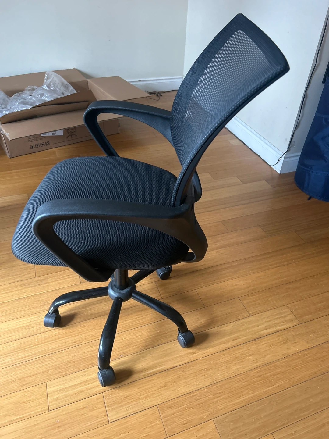 Black Mesh Office Chair - photo 3