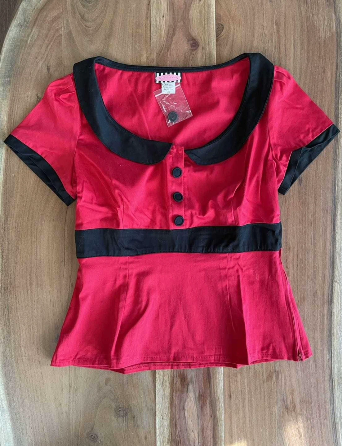 Pinup couture top (L) Blame Betty