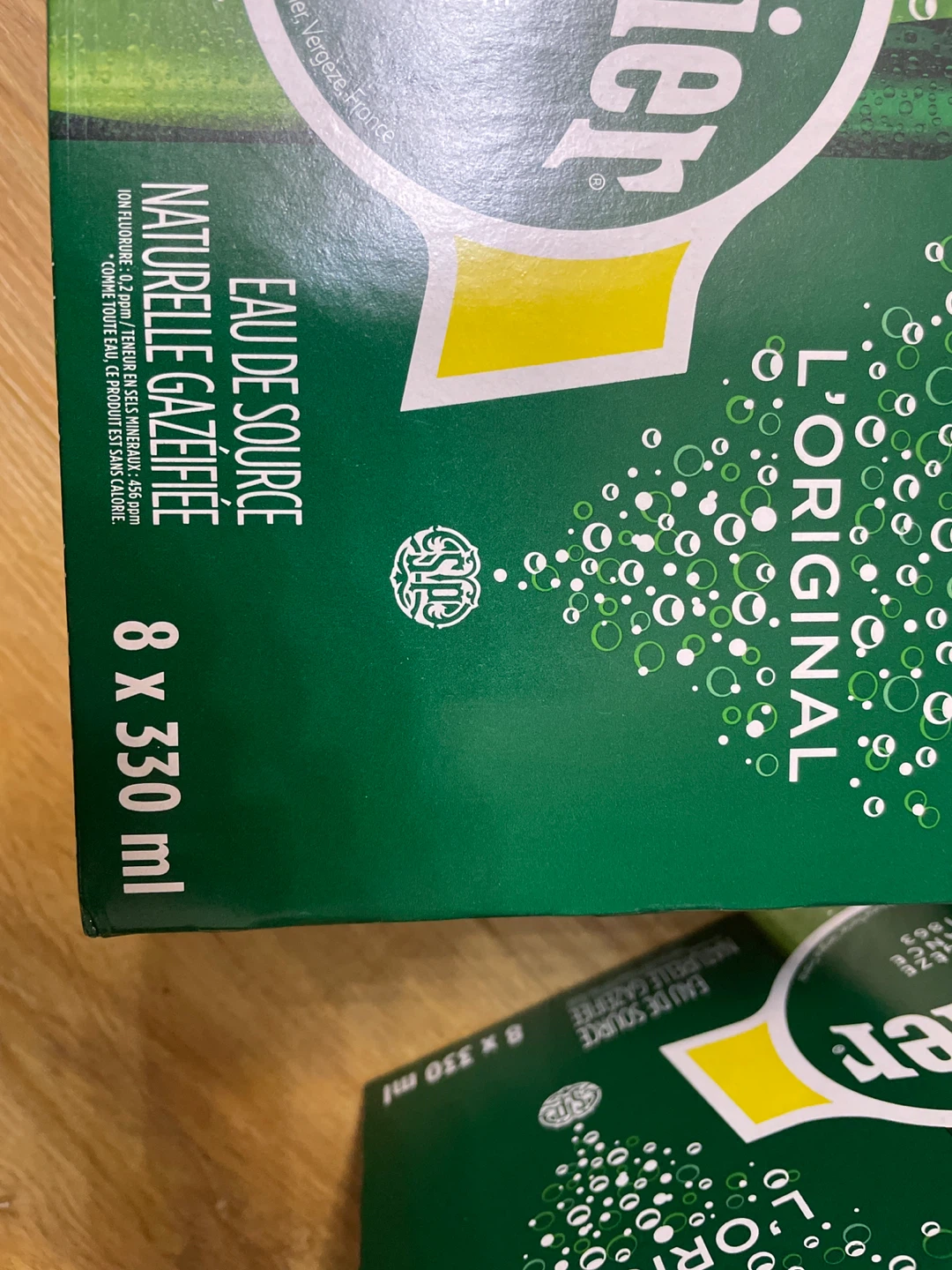 Perrier L'Original Sparkling Natural Mineral Water - 8 x 330 ml - photo 3