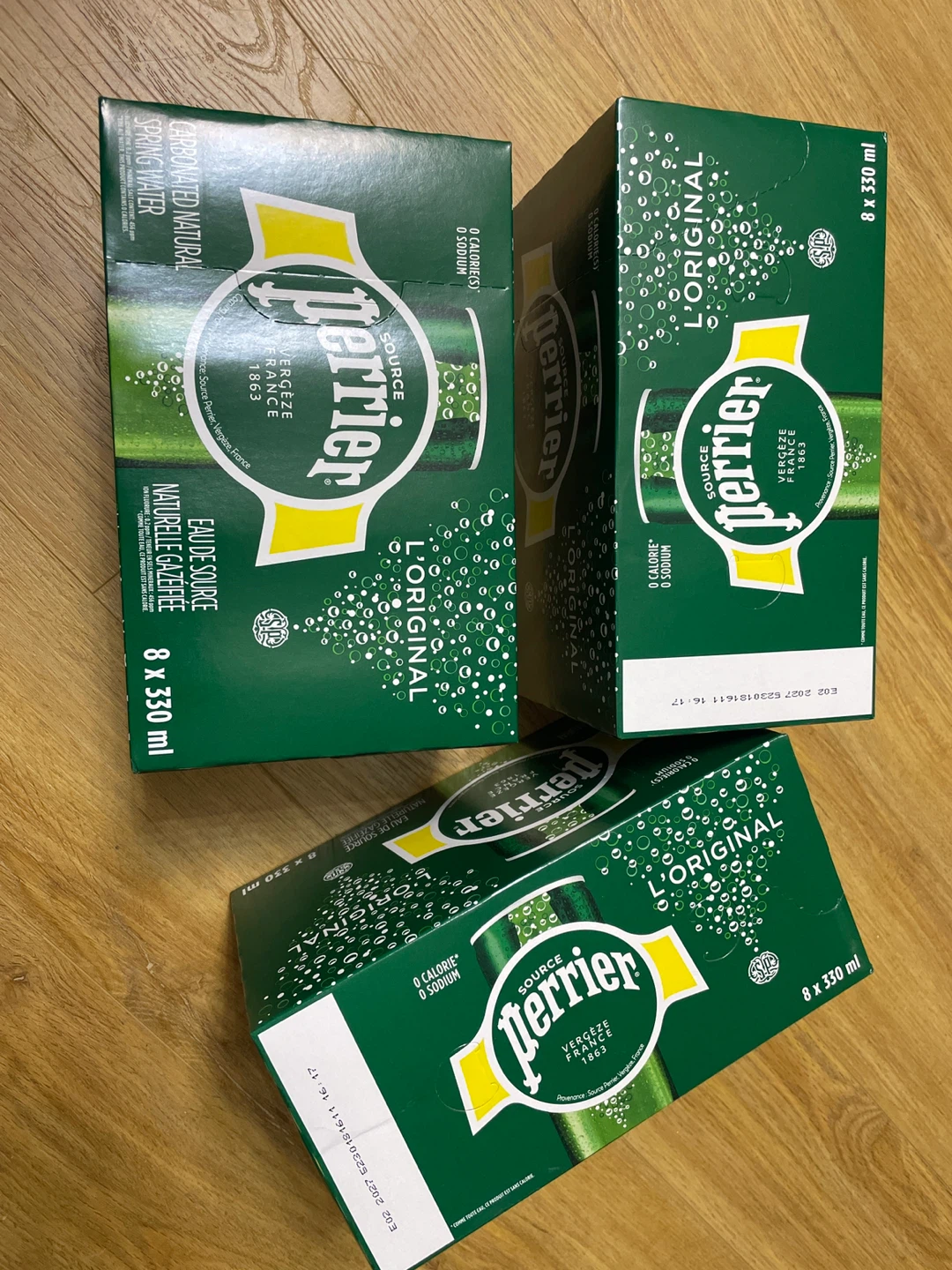 Perrier L'Original Sparkling Natural Mineral Water - 8 x 330 ml