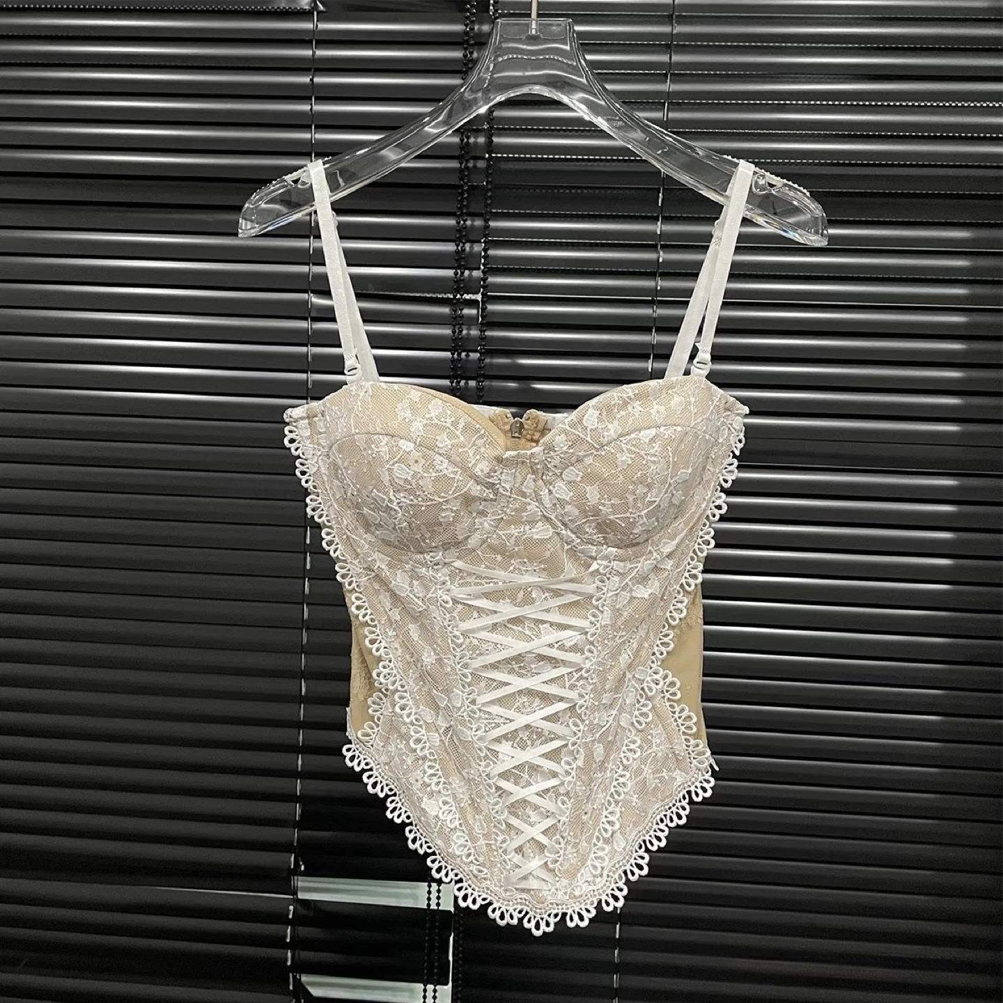 White Lace Corset Top - photo 5