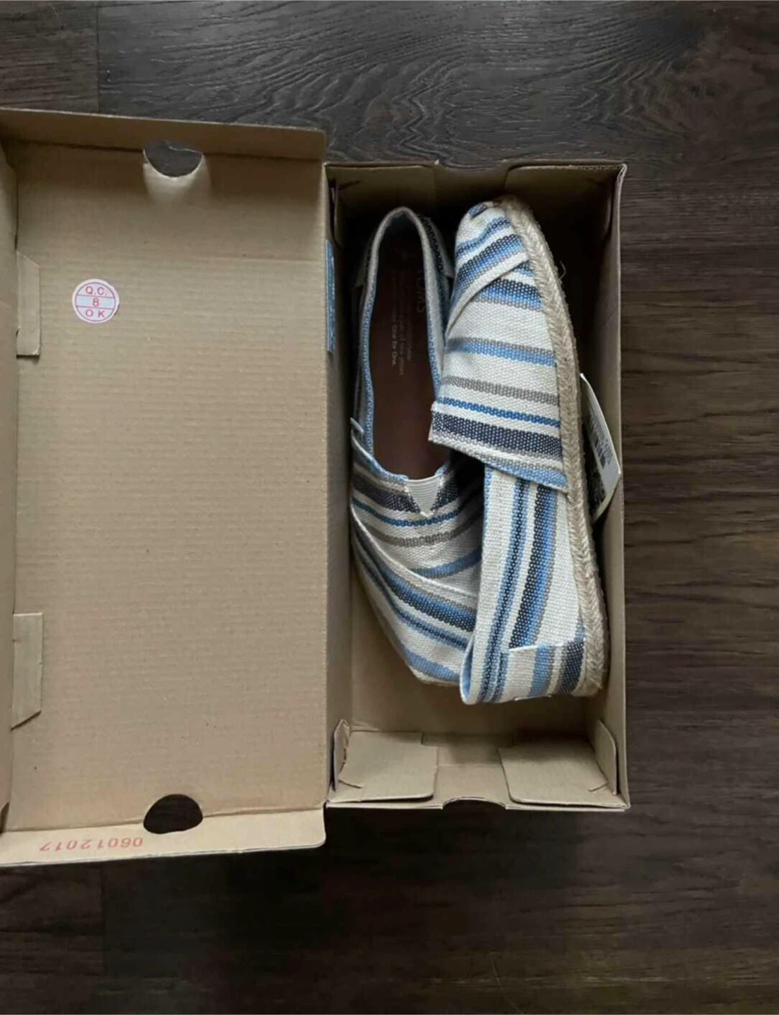 NEW TOMS  Women's Size 8