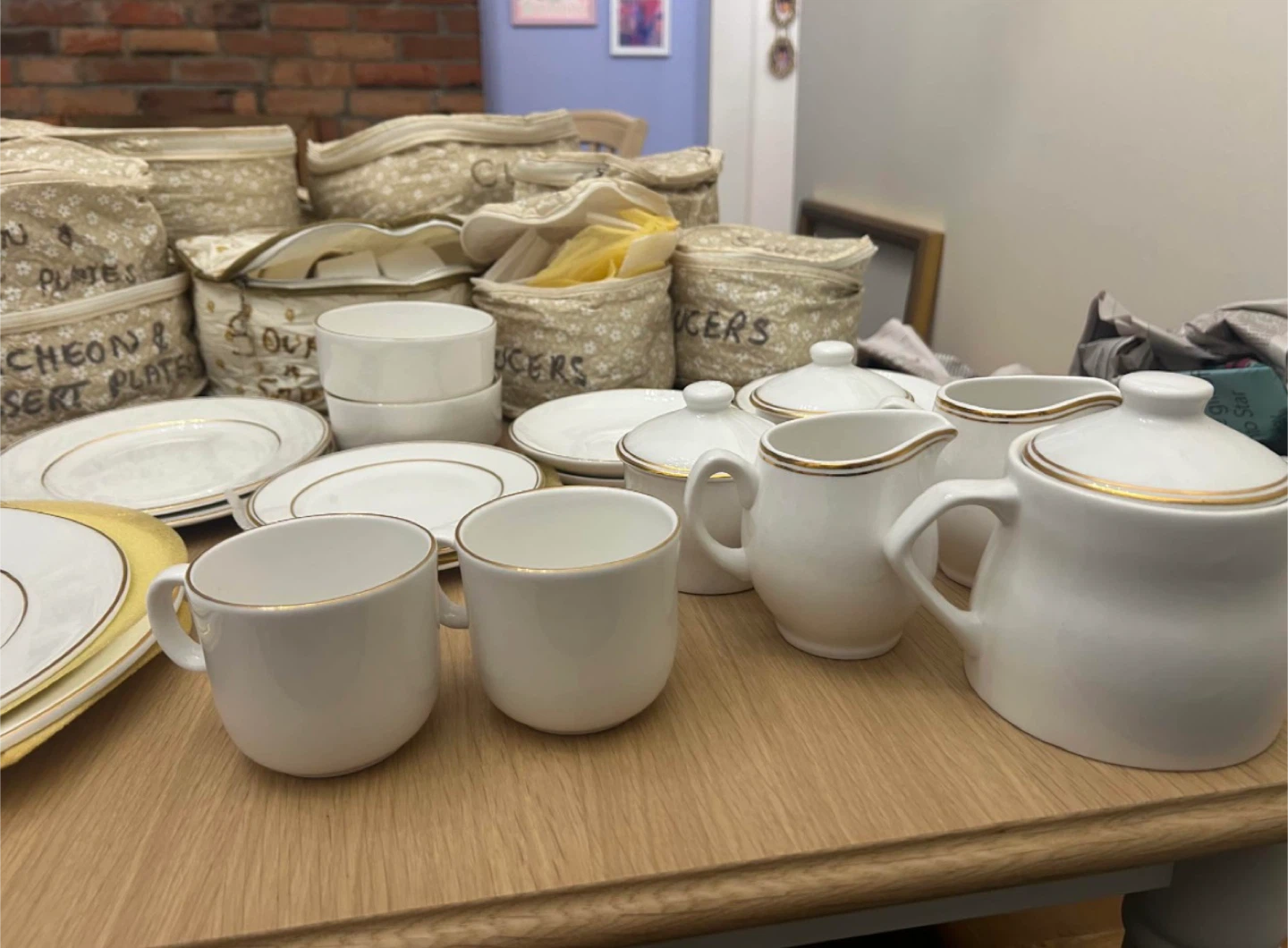 Fine Bone China Tea Set - White with Gold Trim - photo 2