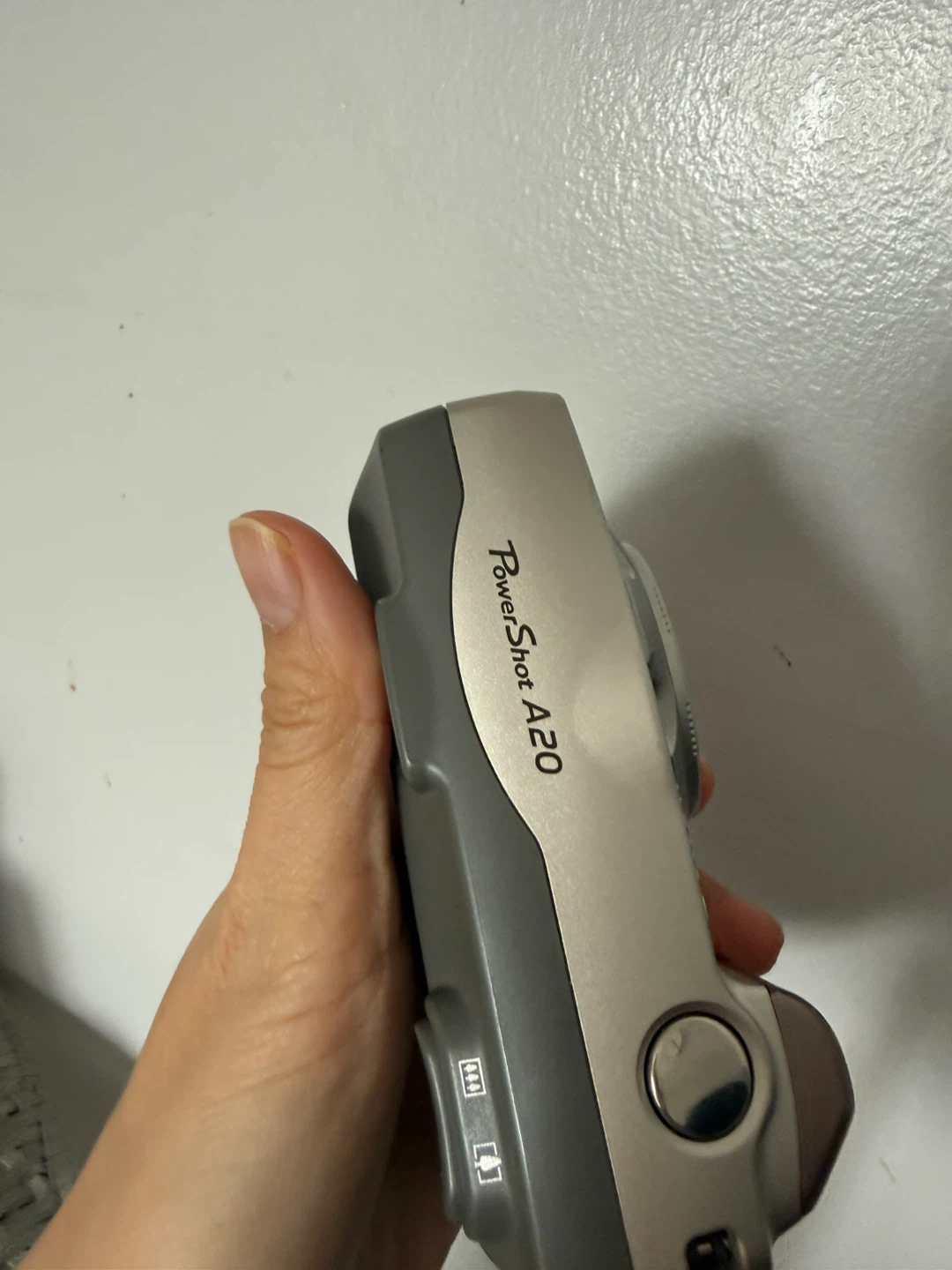 Canon PowerShot A20 Digital Camera - photo 3