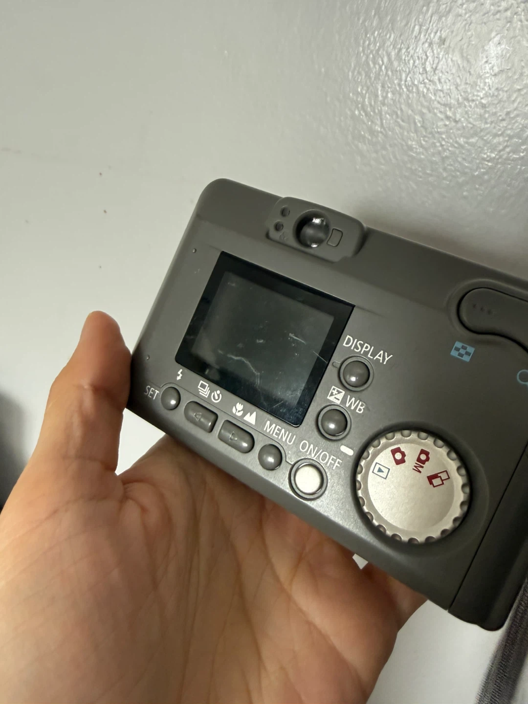 Canon PowerShot A20 Digital Camera - photo 2