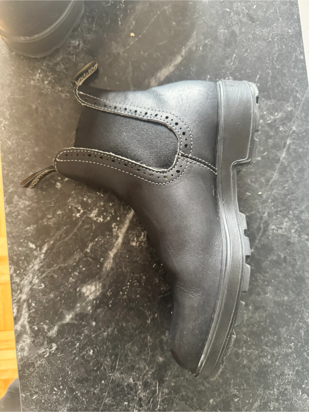Blundstone Black Leather Chelsea Boots - photo 2