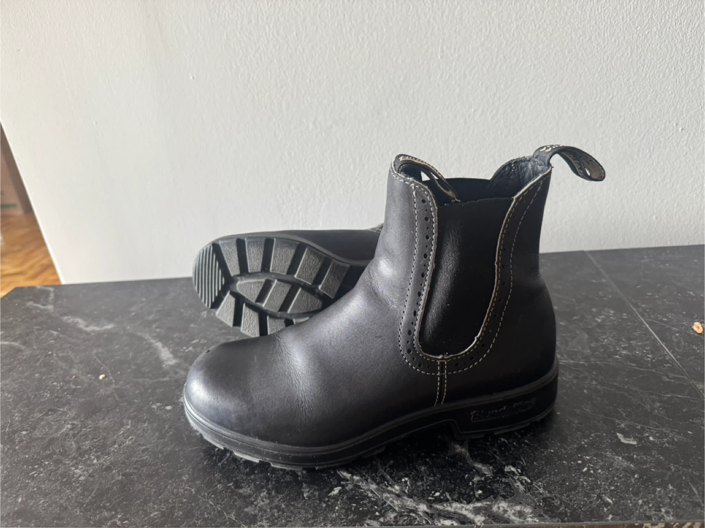 Blundstone Black Leather Chelsea Boots - photo 3