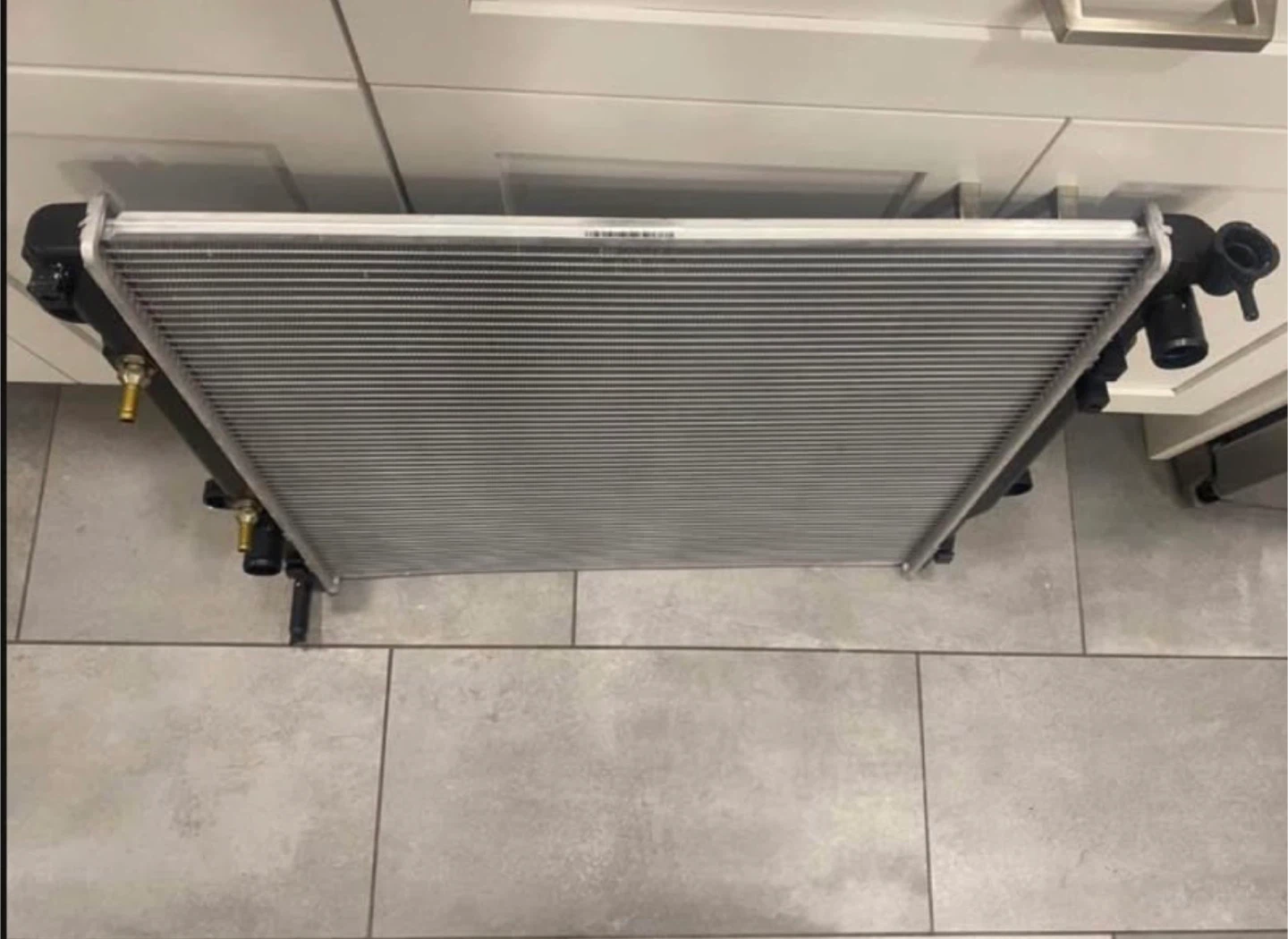 Toyota 4 Runner / FJ Radiator - photo 3