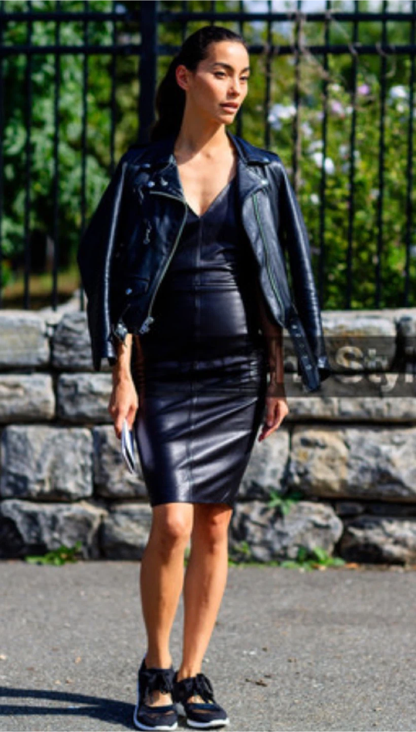 Black Lace V-Neck Camisole - photo 3