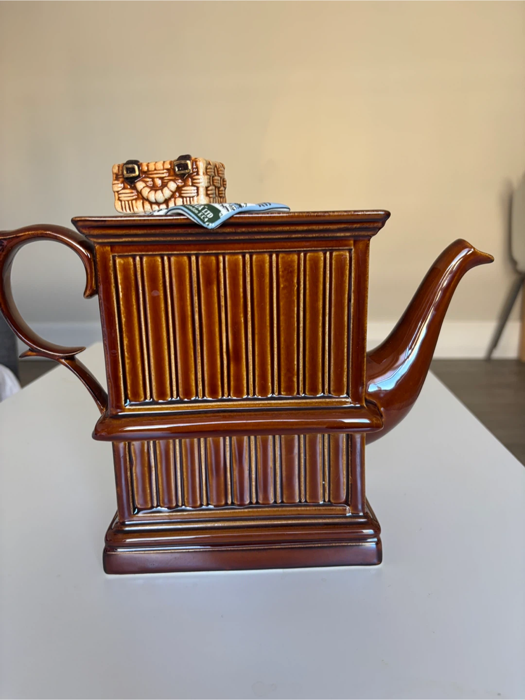 Novelty Ceramic Welsh Dresser Teapot - photo 4