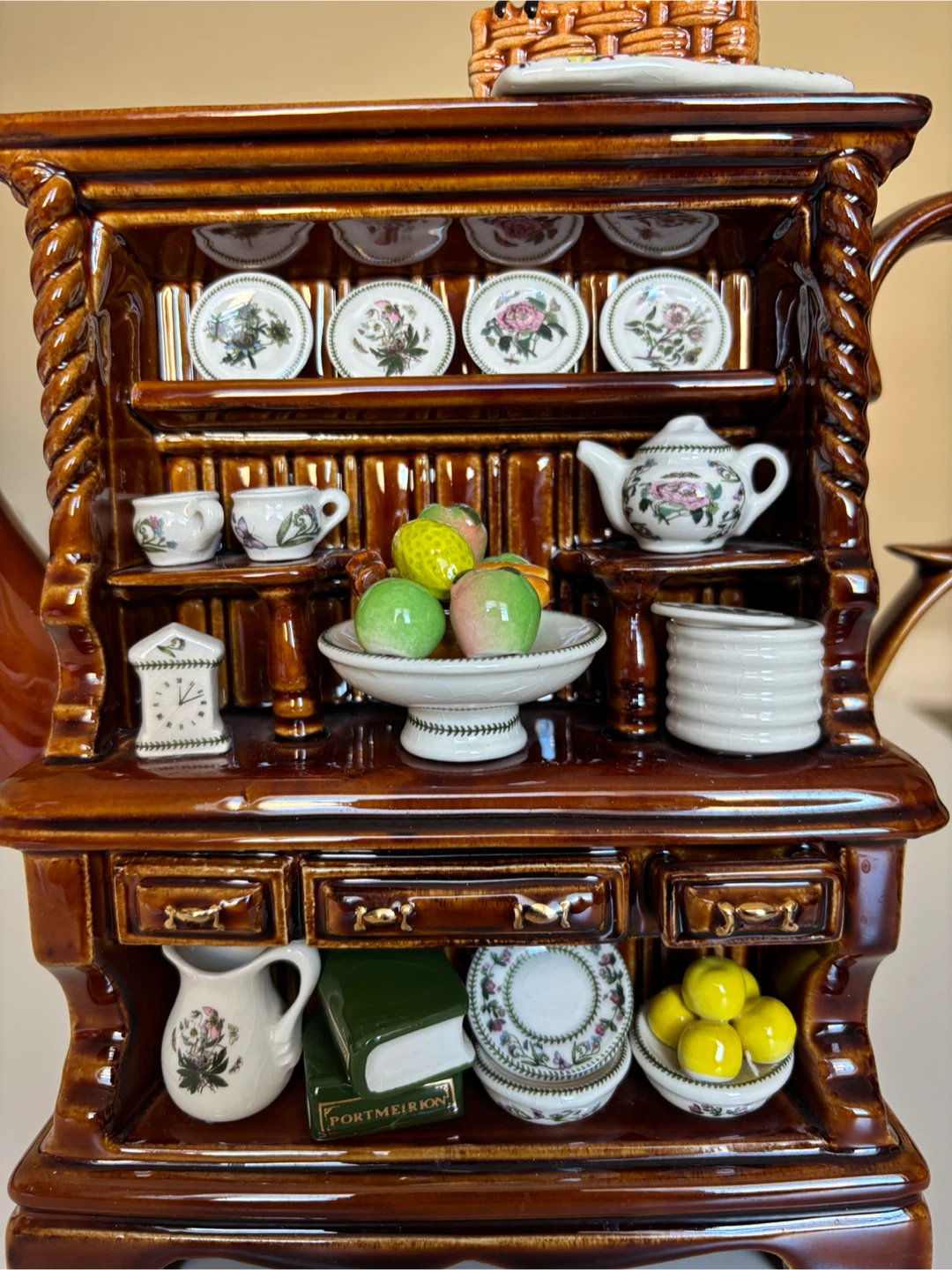 Novelty Ceramic Welsh Dresser Teapot - photo 3