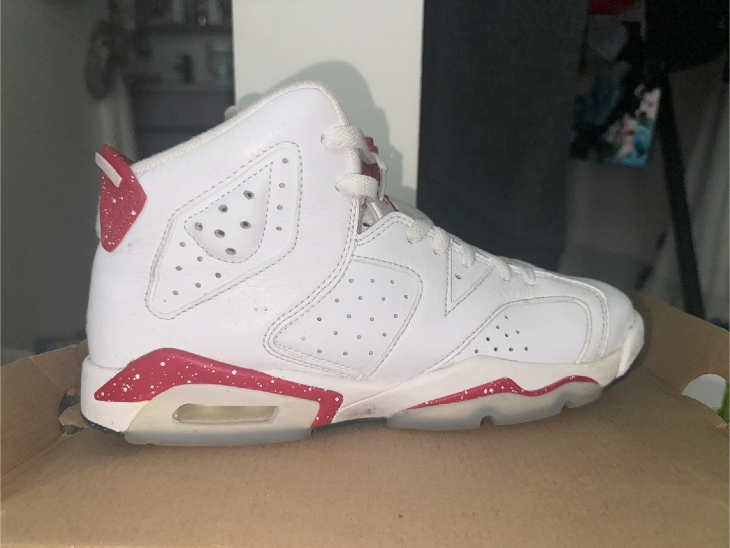 Air Jordan 6 Retro “Red Oreo”