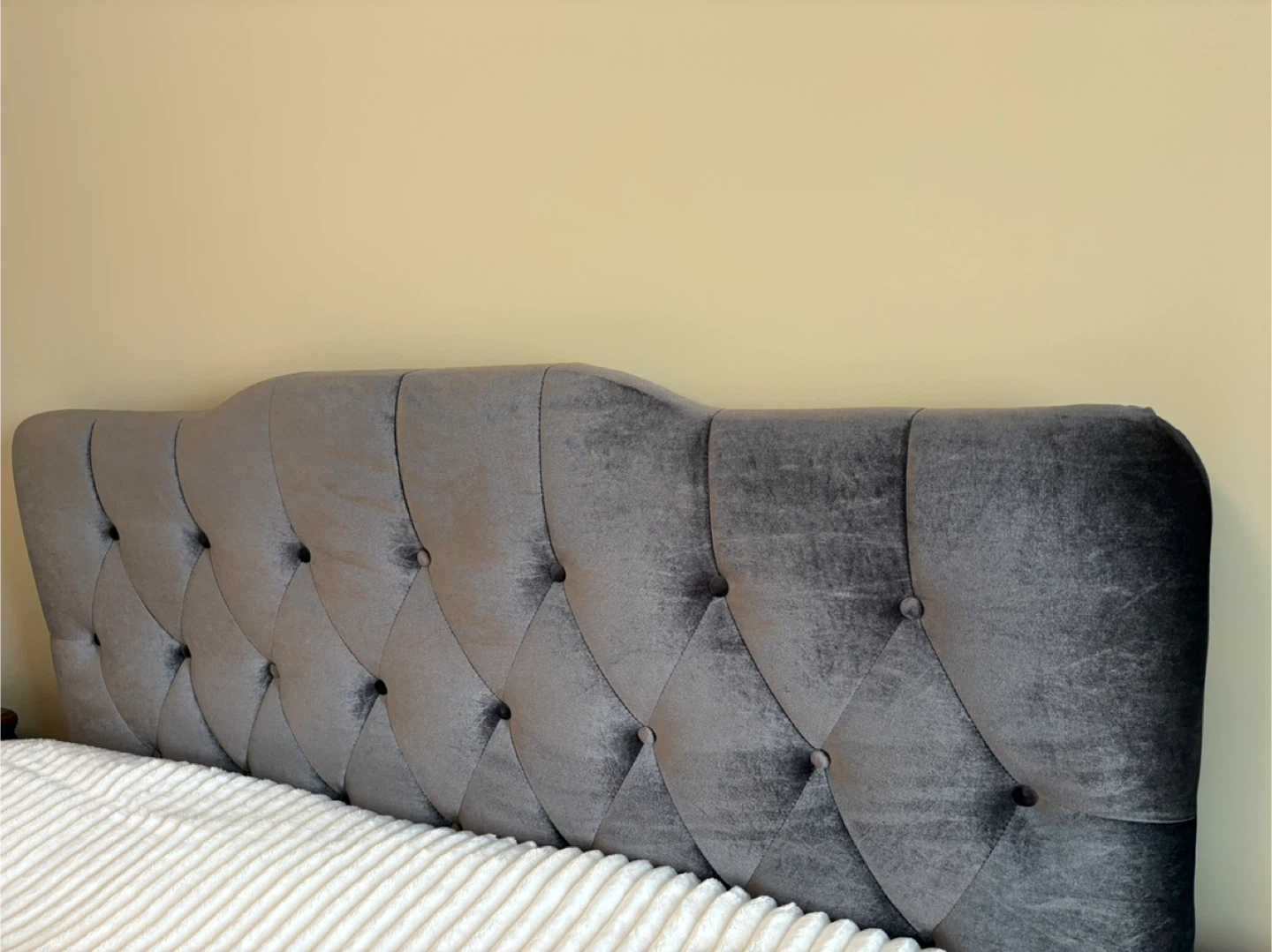 Grey Velvet Tufted Headboard_Queen Size - photo 2