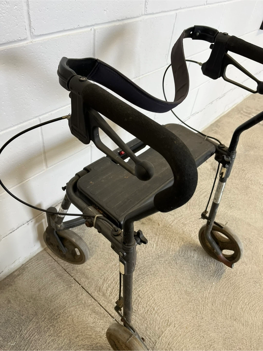 Mobility Walker with Seat - photo 2