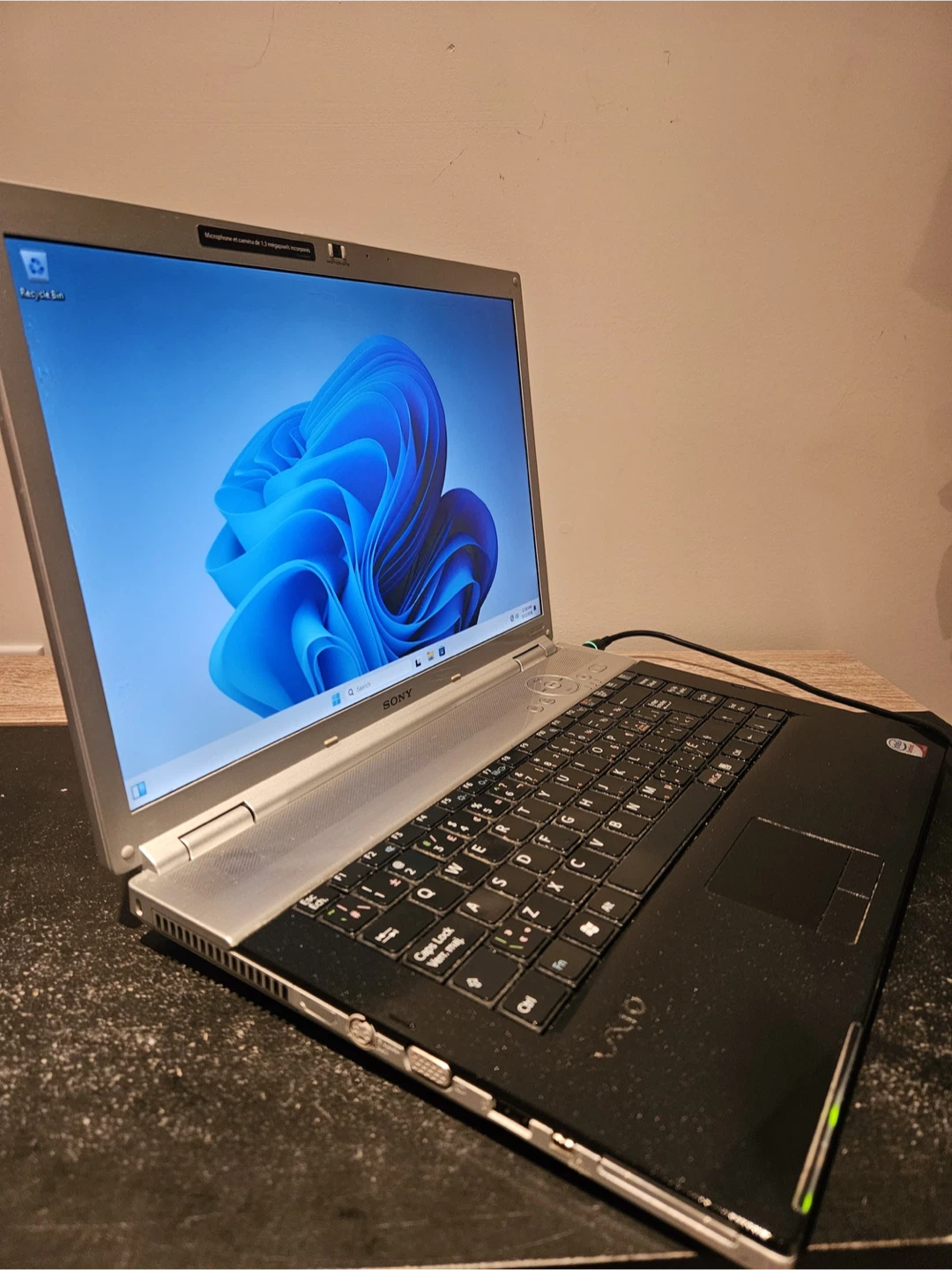 🔥 Sony VAIO 15” Laptop with Charger + Win11 Pro - photo 3