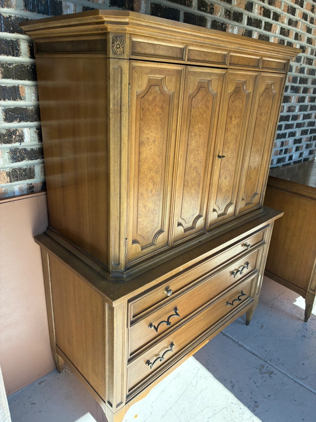 American of Martinsville dresser - photo 4