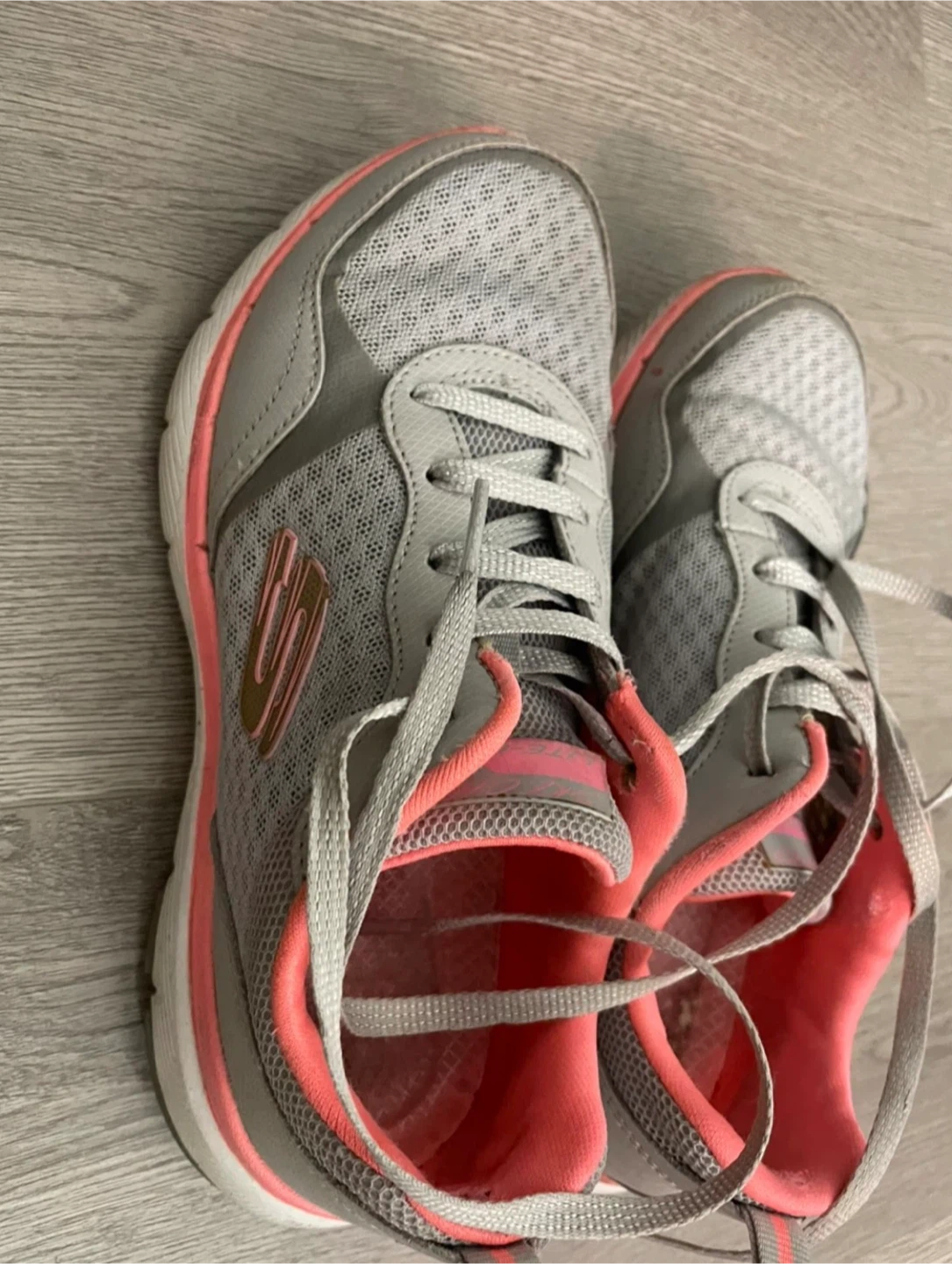 Skechers Women's Grey & Pink Running Shoes