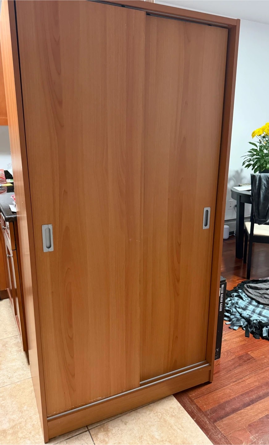 Wood Finish Sliding Door Wardrobe